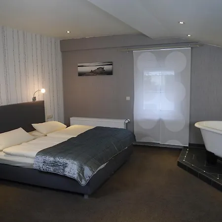 Zum Baeren Szálloda 4*